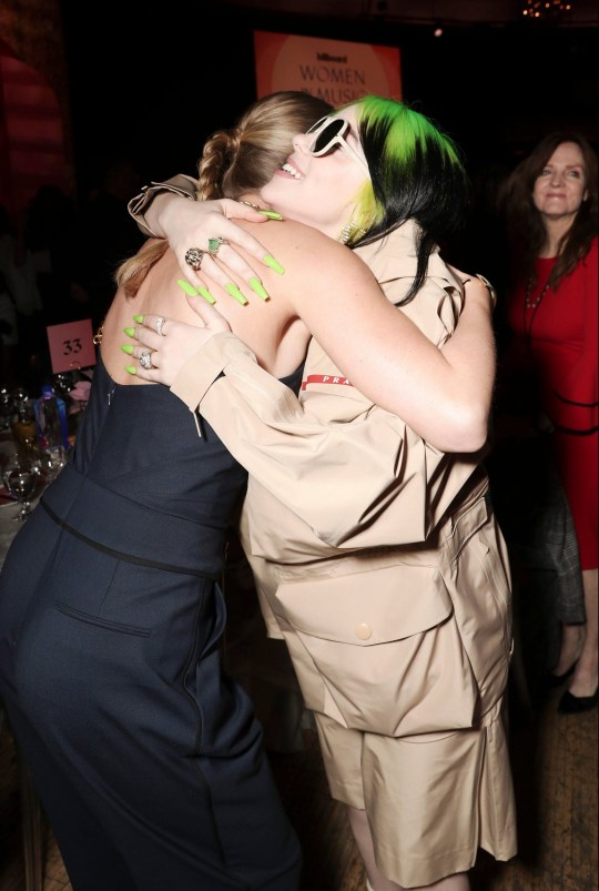  Taylor Swift and Billie Eilish hug