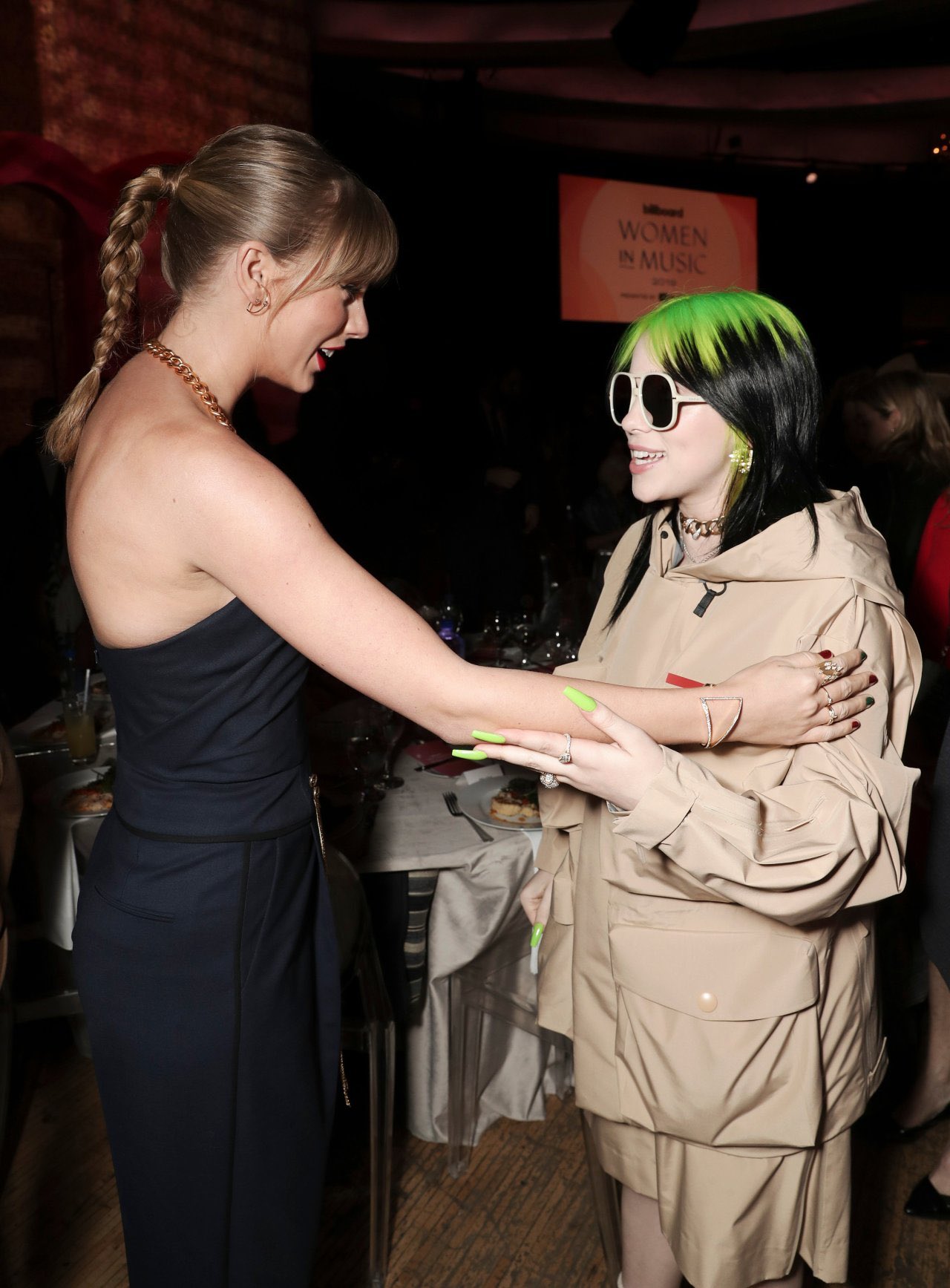 X 上的Taylor Swift News 🩵：「 | Taylor Swift and Billie Eilish  #BBWomenInMusic https://t.co/HRrnQ4uNtp」 / X