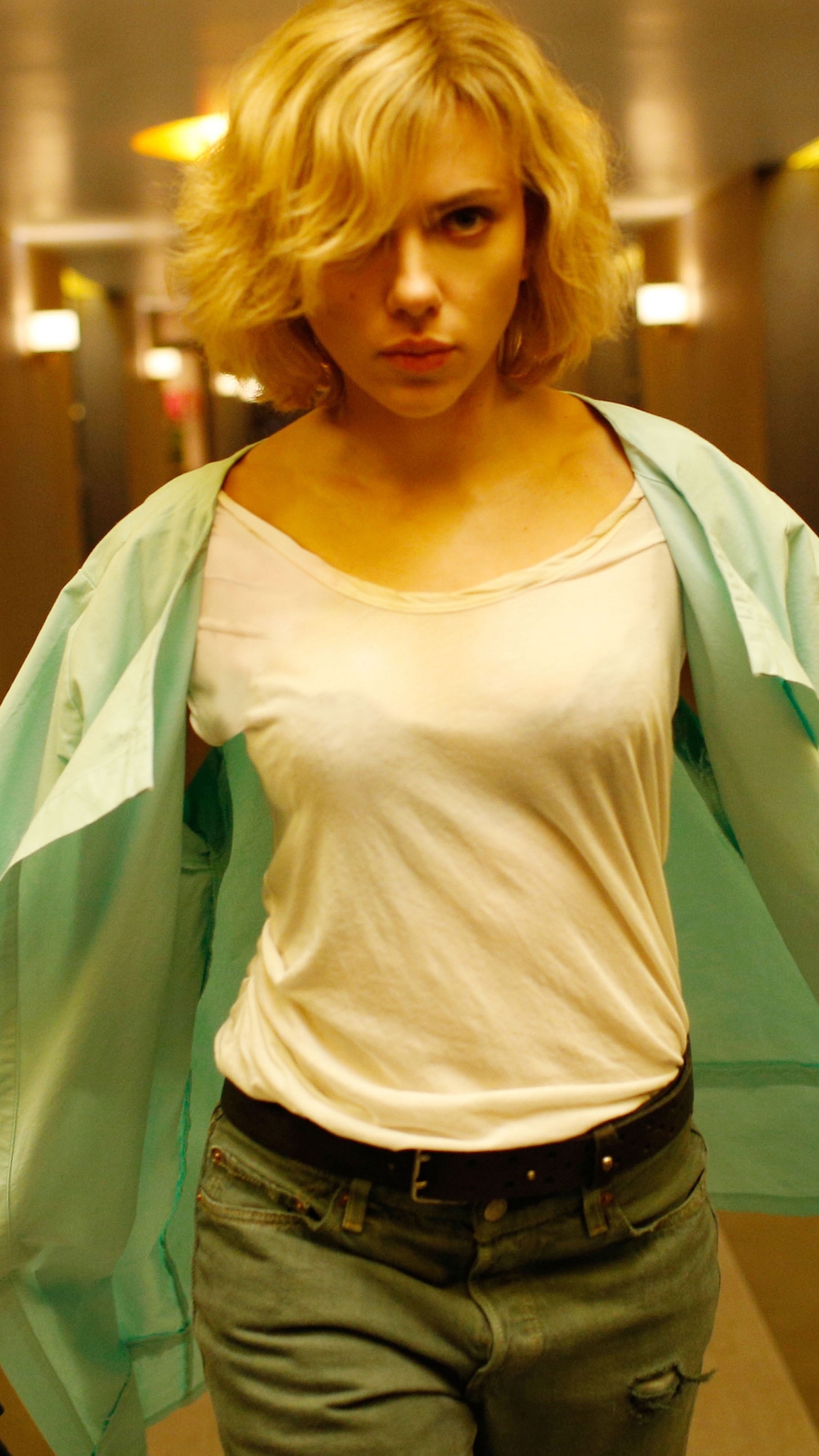 Mobile wallpaper: Scarlett Johansson, Movie, Lucy, 1200757 download the picture for free.
