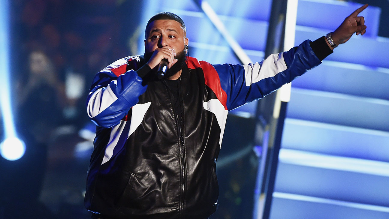 American Music Awards: DJ Khaled Performs "Do You Mind"