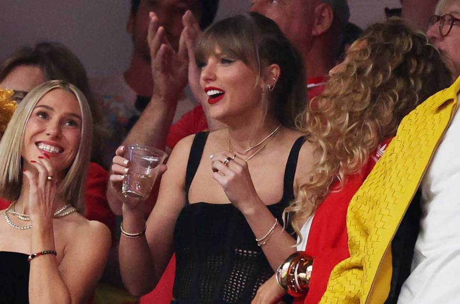 Taylor Swift Chugs a Drink at the 2024 Super Bowl: Watch