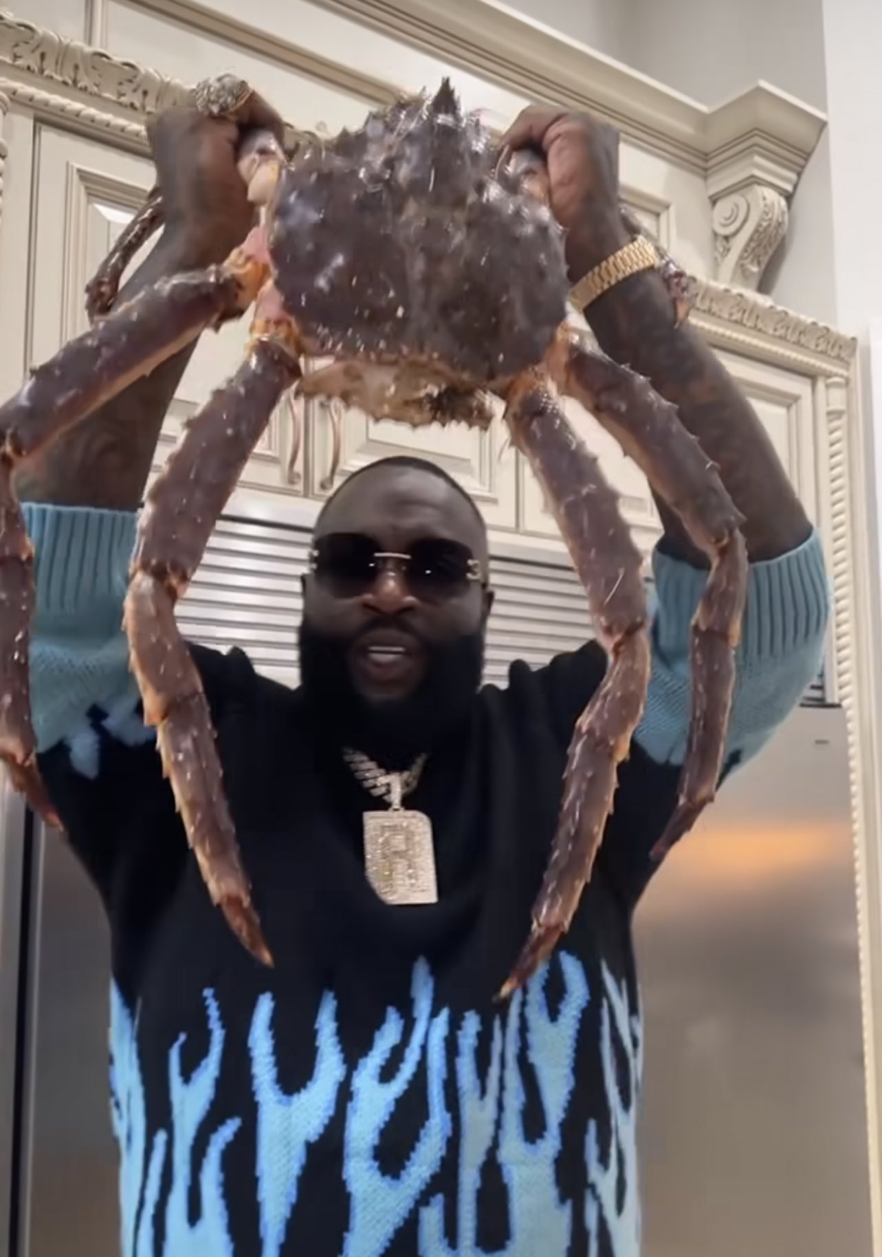 RapTV on X: "Rick Ross with a 10 pound crab️ https://t ...