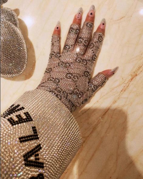 Beyoncé's bedazzled Gucci glove