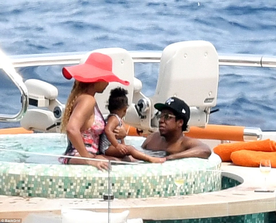 Beyonc� and Jay-Z enjoy a relaxing afternoon on $180million luxury yacht with their three children in Capri (Photos)