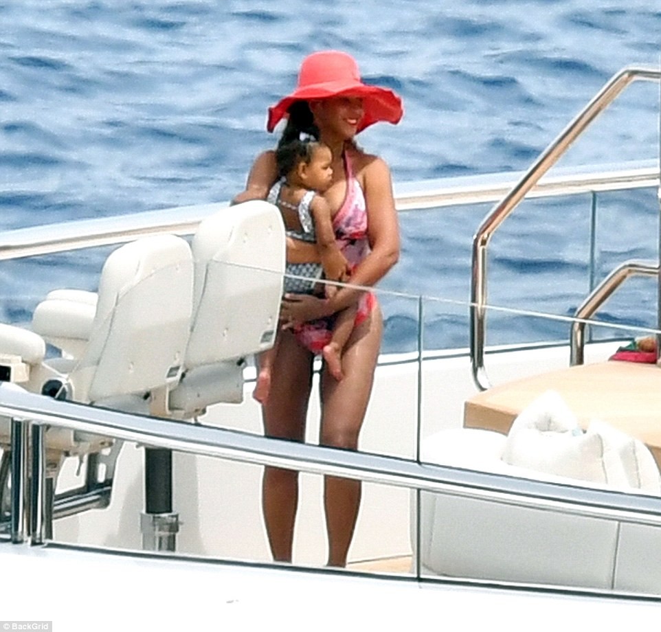 Beyonc� and Jay-Z enjoy a relaxing afternoon on $180million luxury yacht with their three children in Capri (Photos)