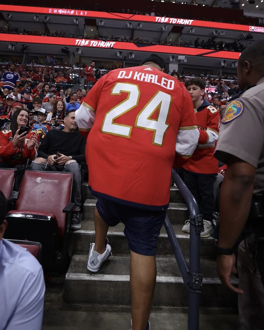 BarDown on X: "WE THE BEST ️ DJ Khaled and Charles Barkley in the house  for Game 2 of the Stanley Cup Final! (: @djkhaled)  https://t.co/w5K5XarNMd" / X