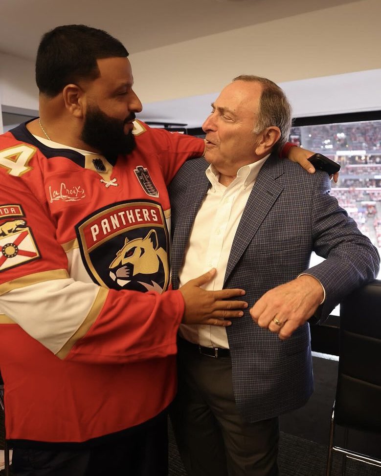 BarDown on X: "WE THE BEST ️ DJ Khaled and Charles Barkley in the house  for Game 2 of the Stanley Cup Final! (: @djkhaled)  https://t.co/w5K5XarNMd" / X