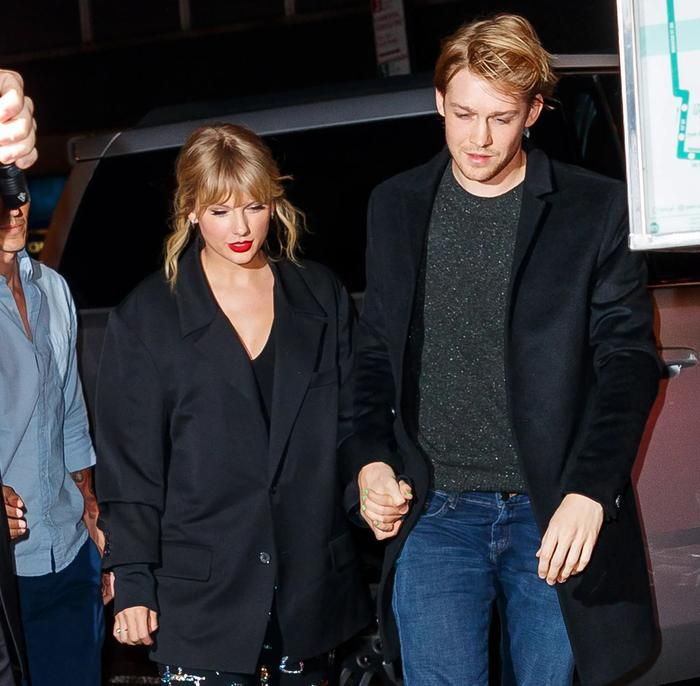 Joe Alwyn speaks out for the first time about his breakup with Taylor Swift Photo 1