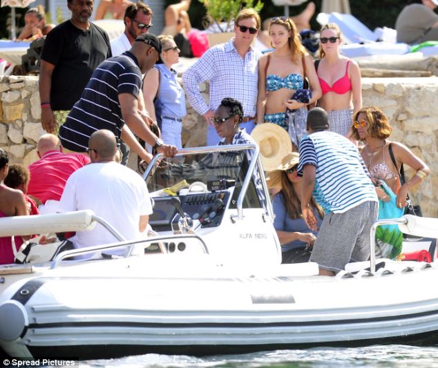Let's do lunch: Beyonce and Jay Z hopped on a dinghy and went to a restaurant on the Île Sainte-Marguerite