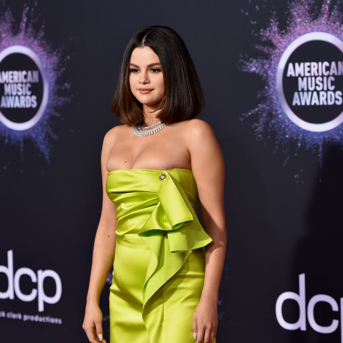 Selena Gomez's Green AMAs Dress: Pics