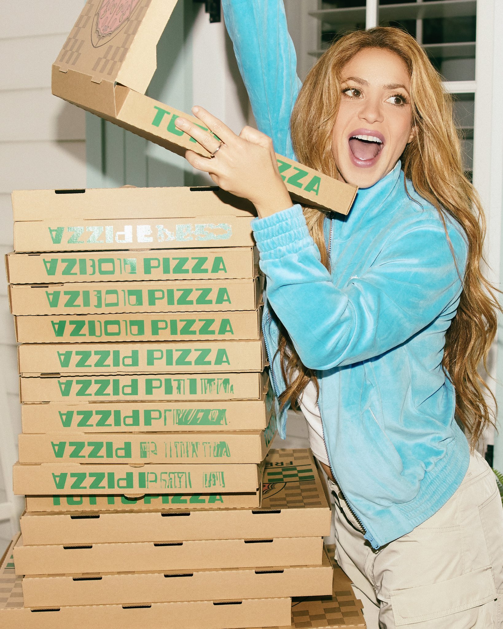 Shakira's Pet  LMYNL MARCH 22  on X: "Shakira looking stunning with  mere pizza boxes, that youth fountain ain't drying up any time soon   https://t.co/TjtBjizpUg" / X