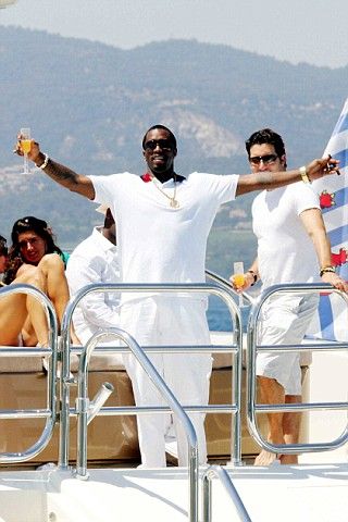 P Diddy likes to hang out on luxury yachts with his celebrity buddies |  Celebrity lifestyle, Yacht, Celebrities