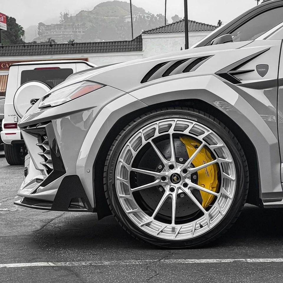 Kim Kardashian mua Lamborghini Urus do Mansory anh 5